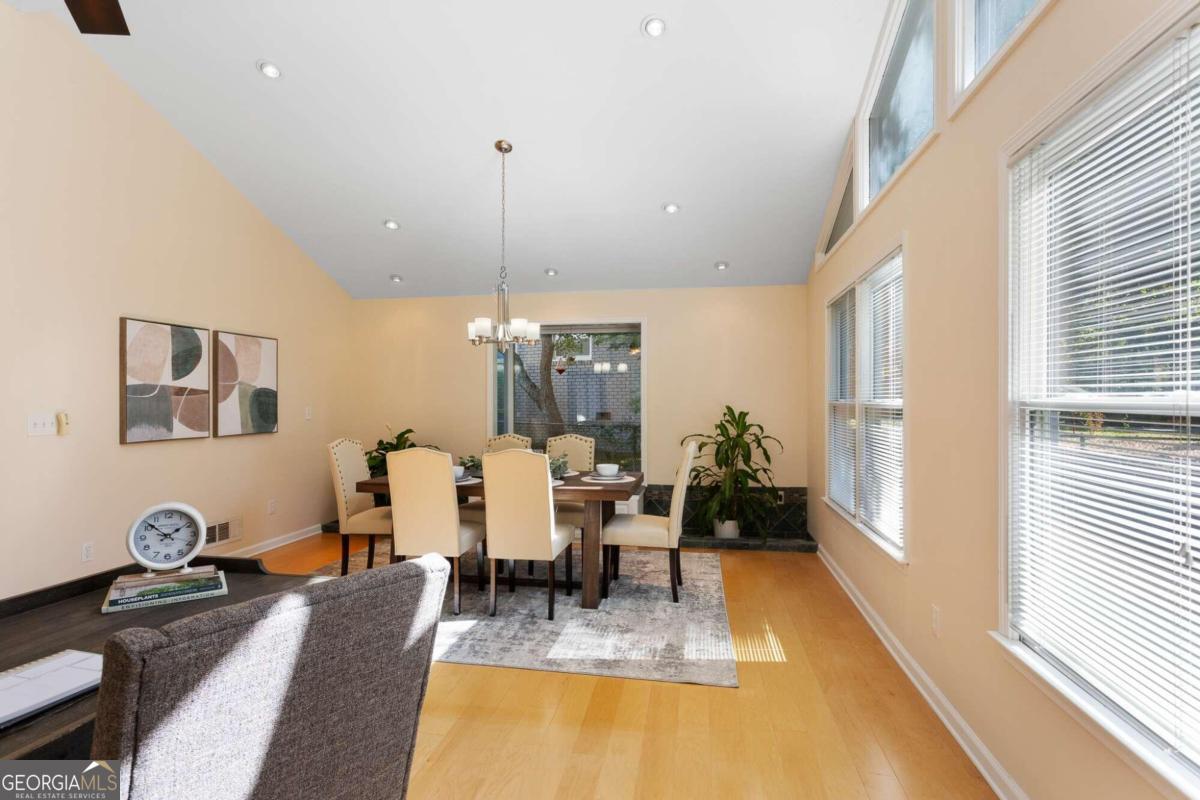 Smyrna, Georgia 30080, United States, 3 Bedrooms Bedrooms, ,3 BathroomsBathrooms,Residential,Pending,38549