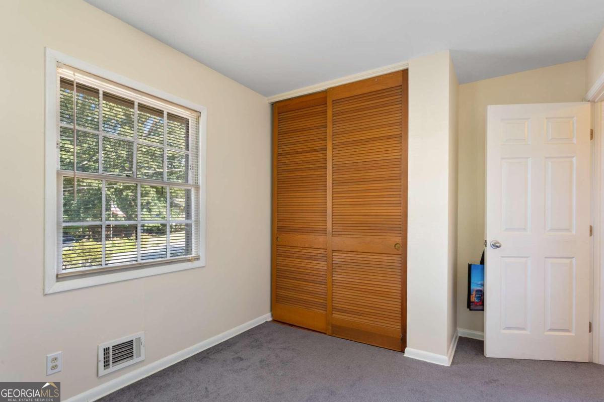 Smyrna, Georgia 30080, United States, 3 Bedrooms Bedrooms, ,3 BathroomsBathrooms,Residential,Pending,38549