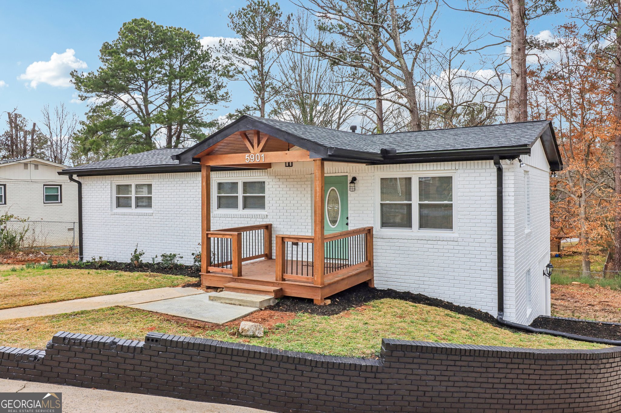 5901 Miller RD