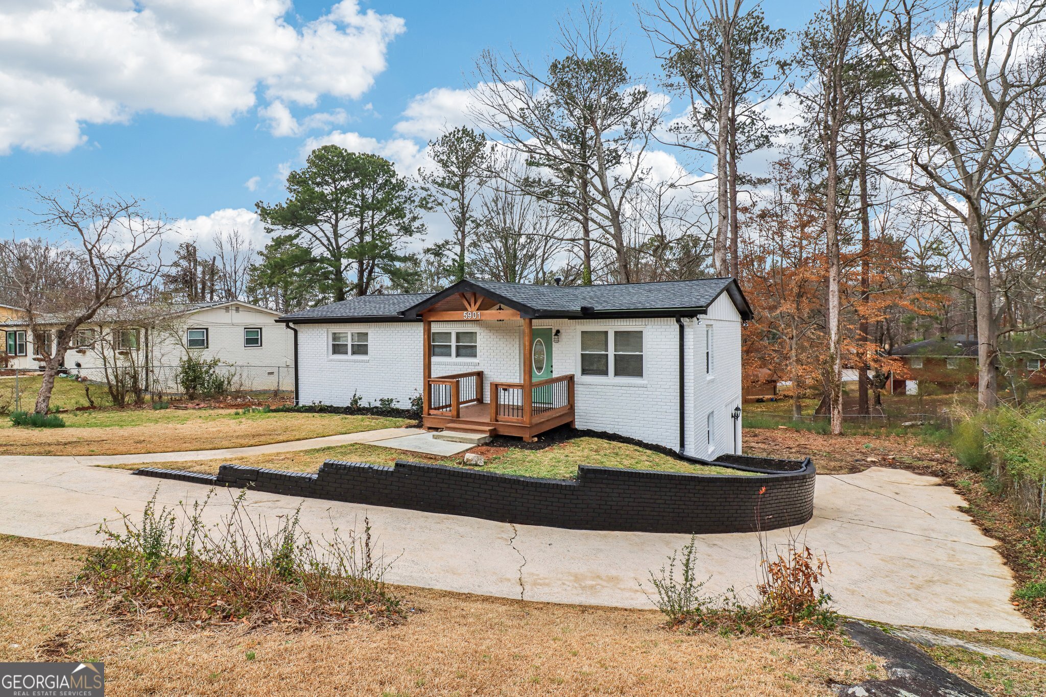 5901 Miller RD