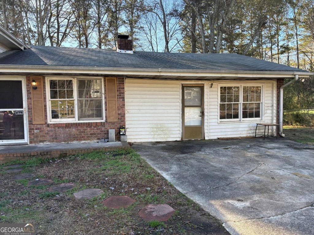 Photo of 70 Henson Circle, Carrollton, GA 30117 (MLS # 10670749)