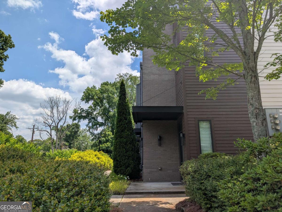 718 Oakview RD