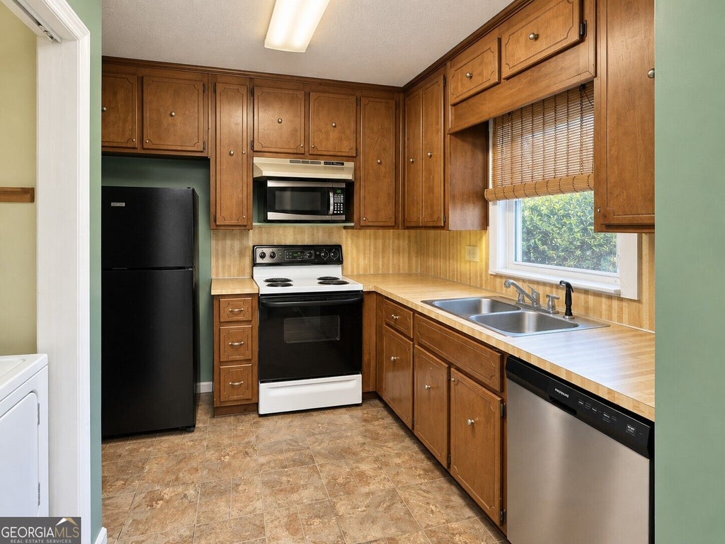 Photo of 779 Coventry Township Place, Marietta, GA 30062 (MLS # 10849176)