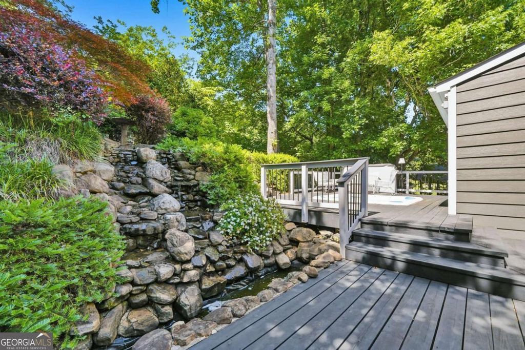 Photo of 10250 Kinross Road, Roswell, GA 30076 (MLS # 10778979)