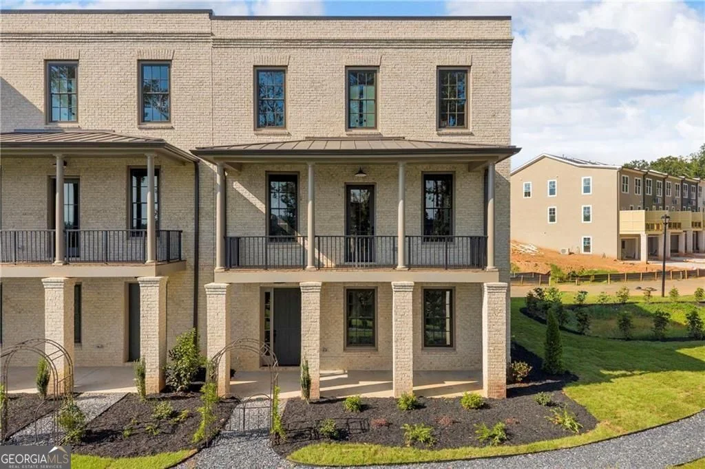 1011 Creekside Lane
