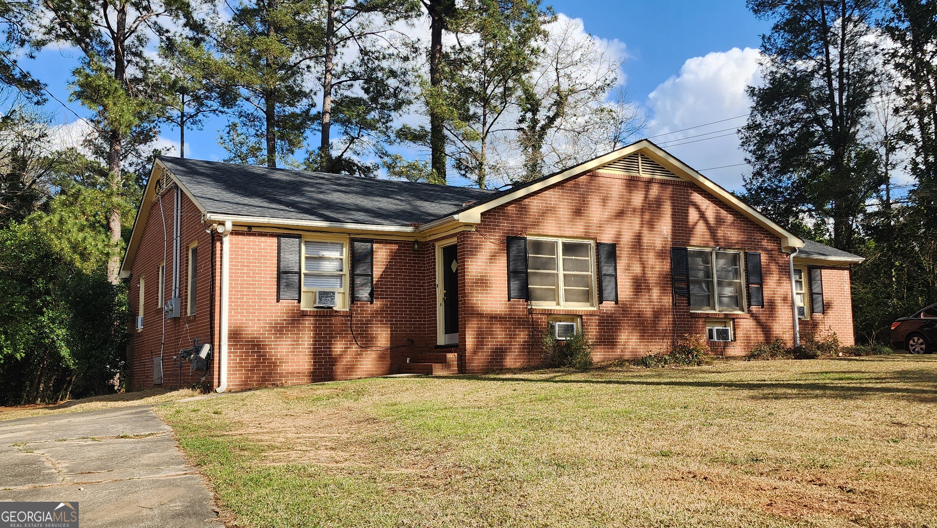 427 General Winship DR S