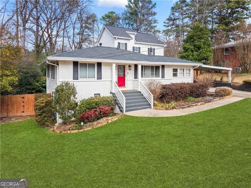 Photo of 951 Magnolia Drive SE, Smyrna, GA 30082 (MLS # 10667198)