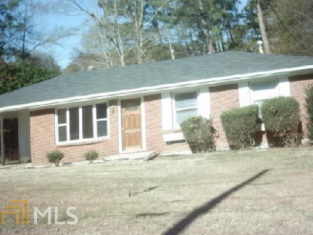 Great deal for Investor or 1st time buyer. Move in ready!!!
