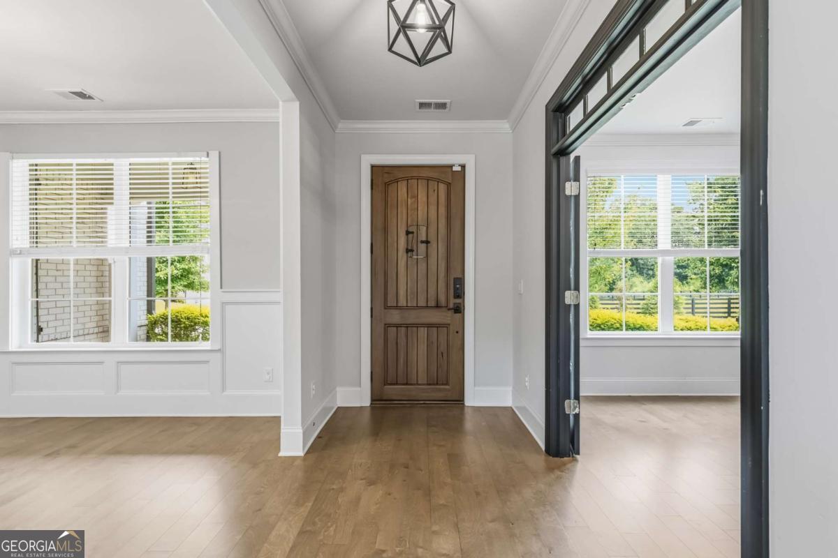 415 Carmichael CIR