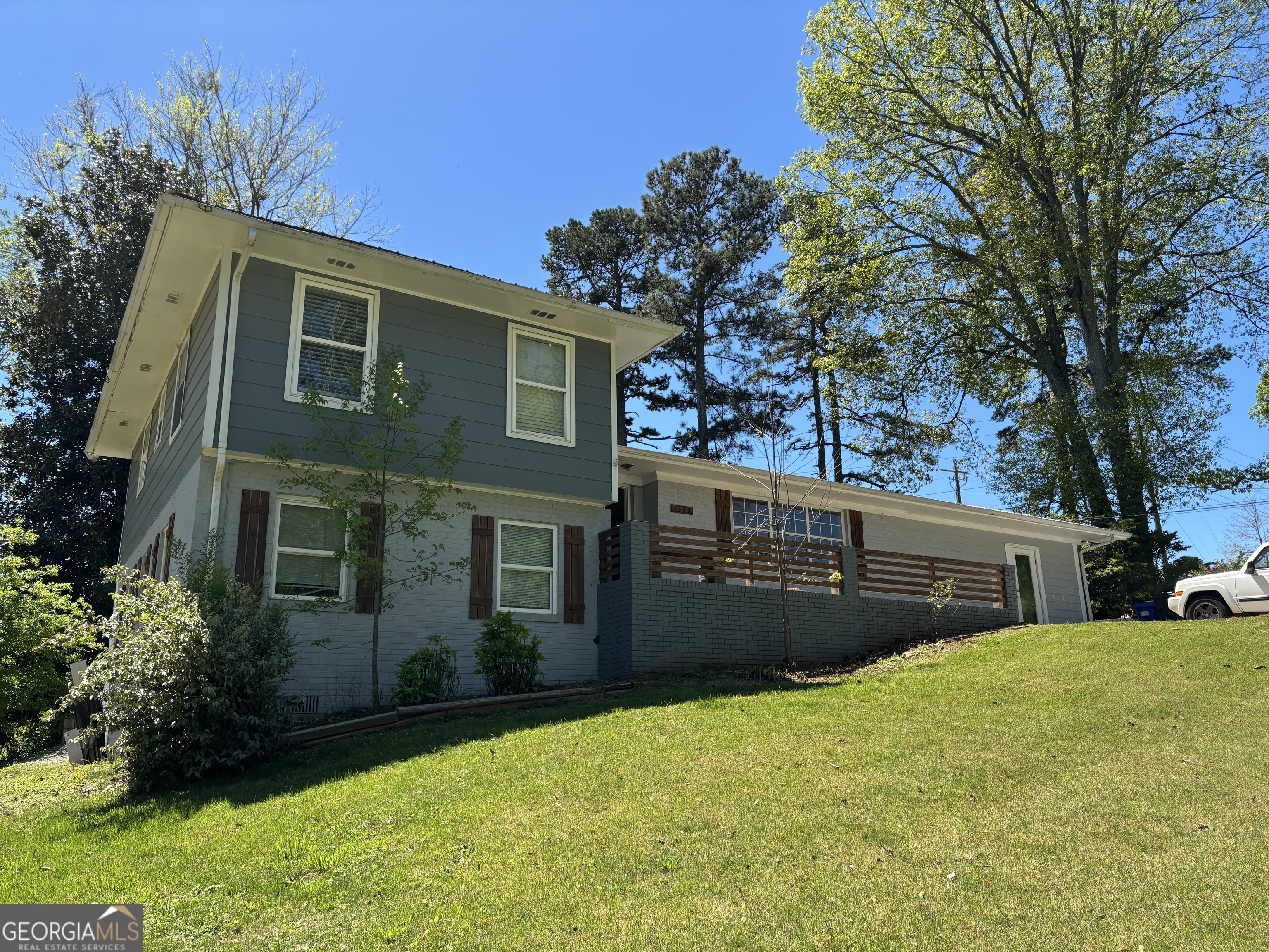 1322 Northwood CIR NE
