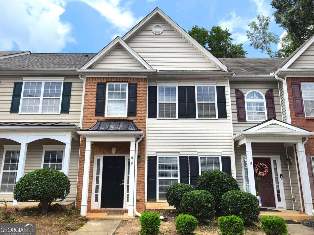 Photo of 619 Kenridge Way, Suwanee, GA 30024 (MLS # 10704656)