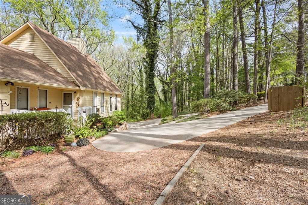 Photo of 6950 Springwood Drive, Douglasville, GA 30135 (MLS # 10726043)