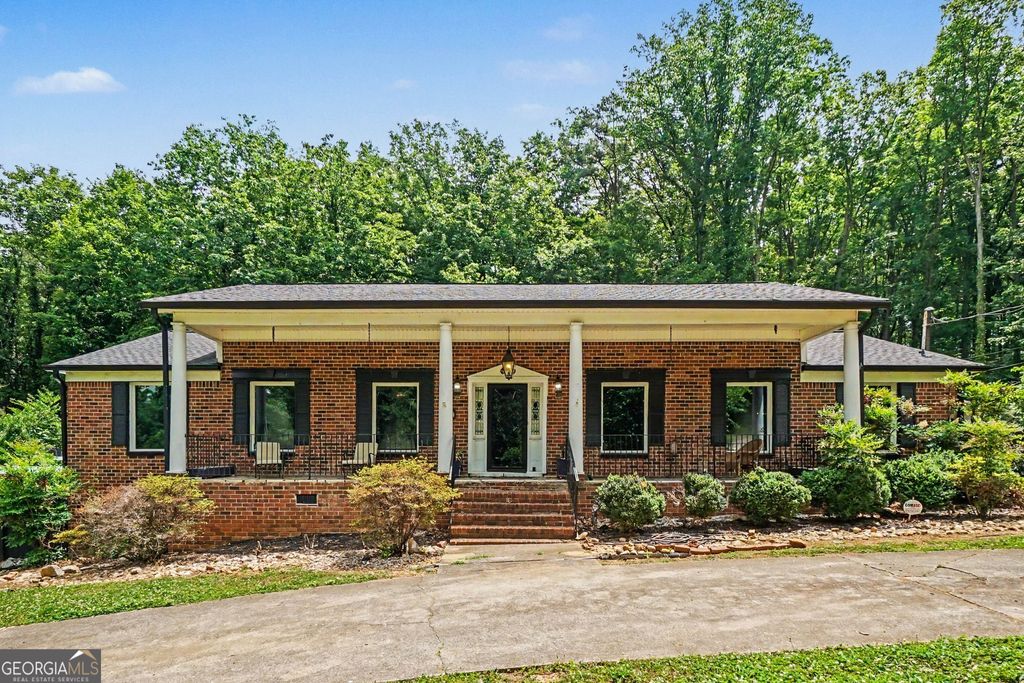 Photo of 10 Oriole Drive, Cartersville, GA 30121 (MLS # 10769375)