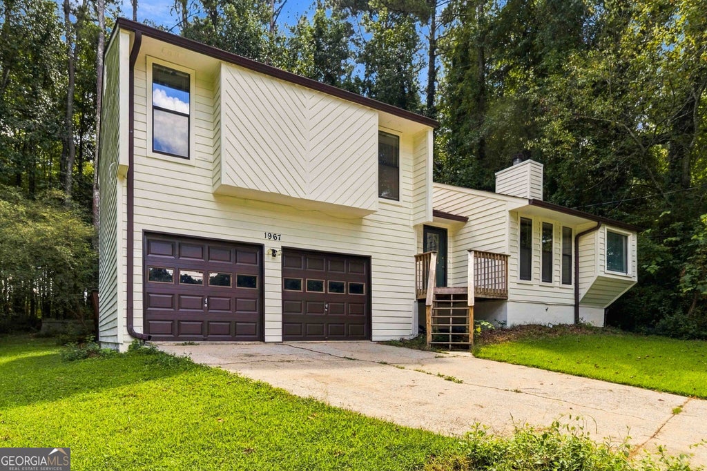 Photo of 1967 Kelvin Drive, Lawrenceville, GA 30043 (MLS # 10843958)