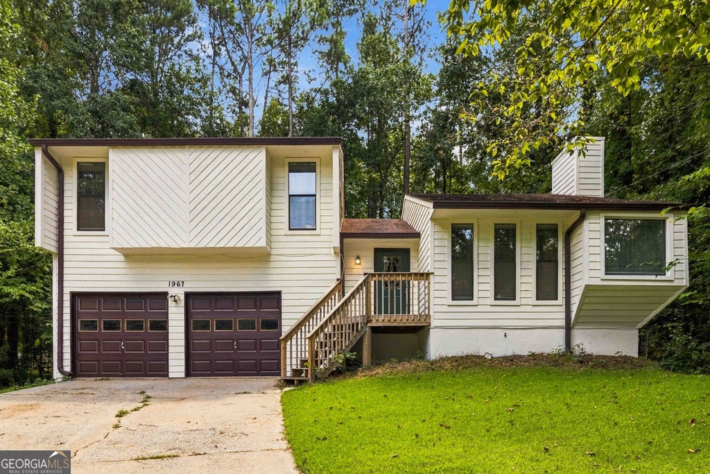 Photo of 1967 Kelvin Drive, Lawrenceville, GA 30043 (MLS # 10843958)