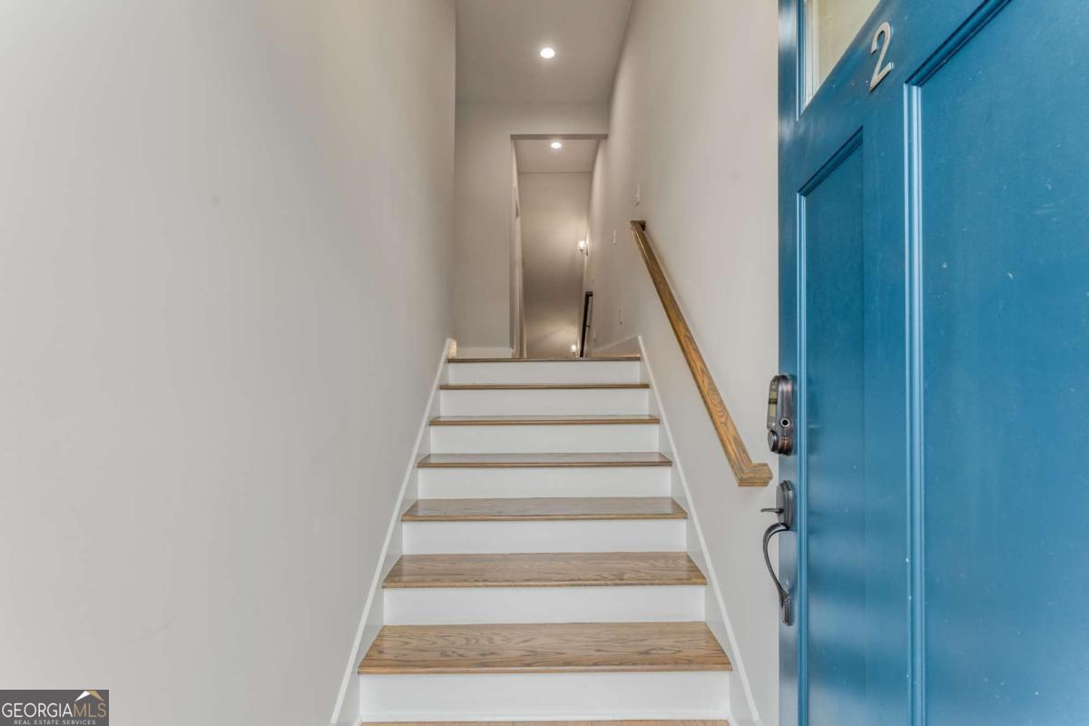 370 THRASHER ST 2