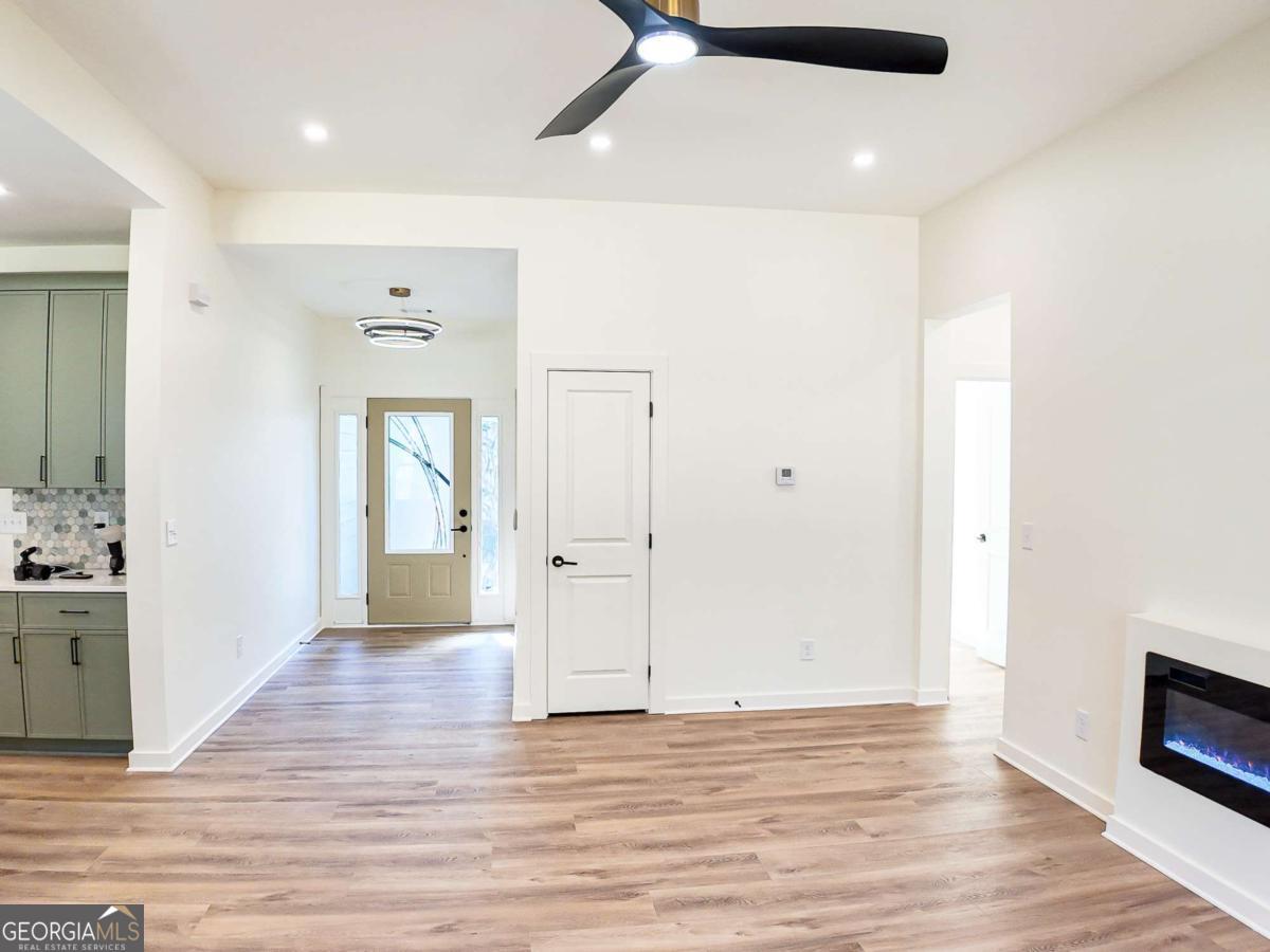 6138 Green Acres DR SW