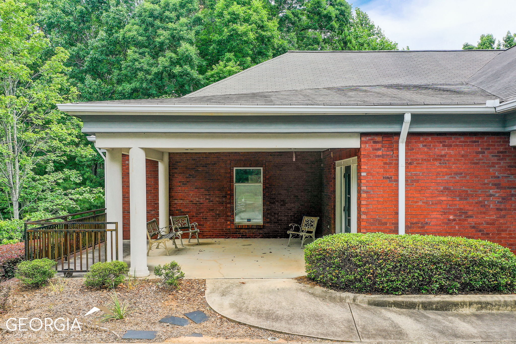 2215 Exchange PL SE