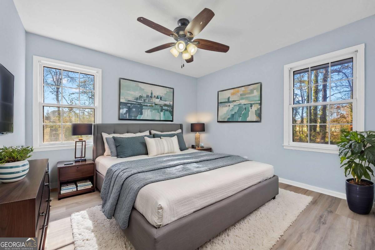 111 Charles PL