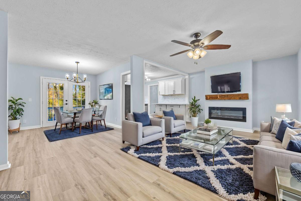 111 Charles PL