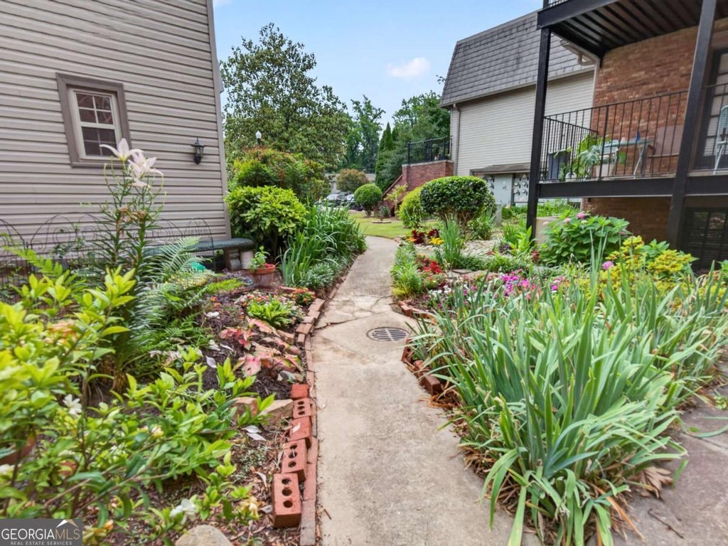 Photo of 3091 Colonial Way #H4, Atlanta, GA 30341 (MLS # 10796375)