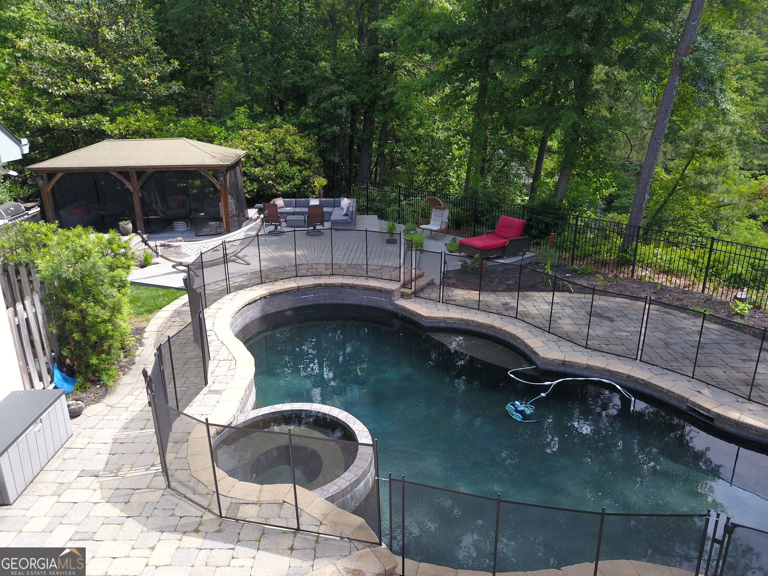 10 Quarry Lake CT
