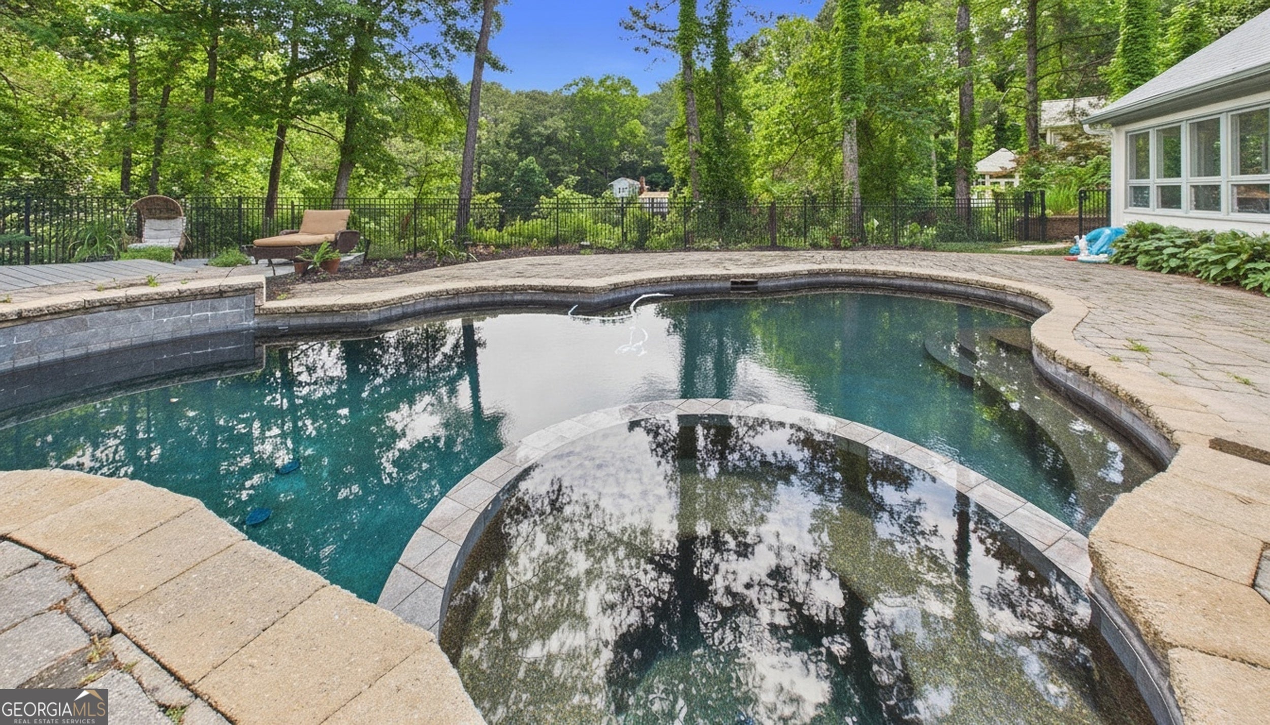 10 Quarry Lake CT