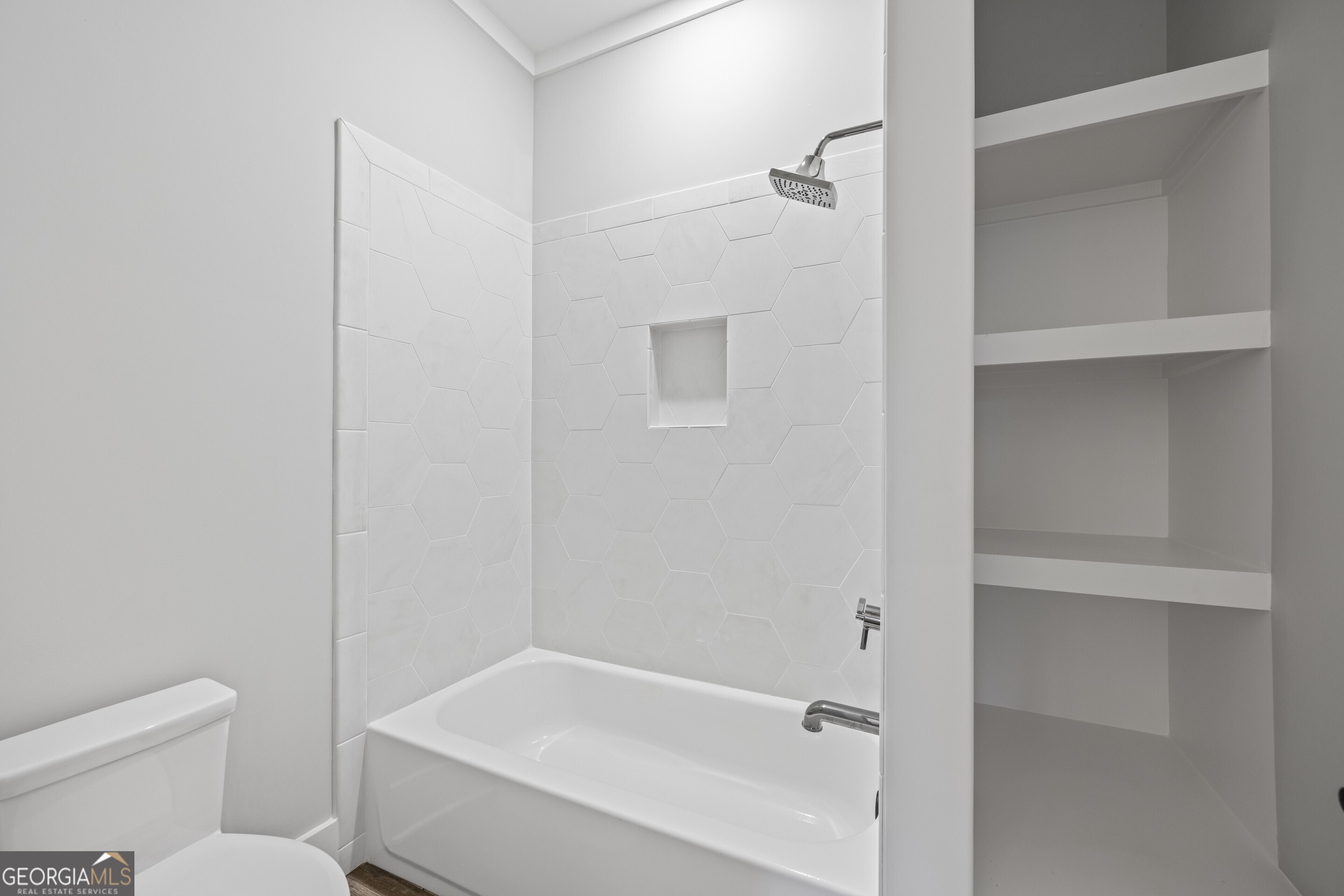 Toccoa, Georgia 30577, United States, 4 Bedrooms Bedrooms, ,5 BathroomsBathrooms,Residential,Pending,57800