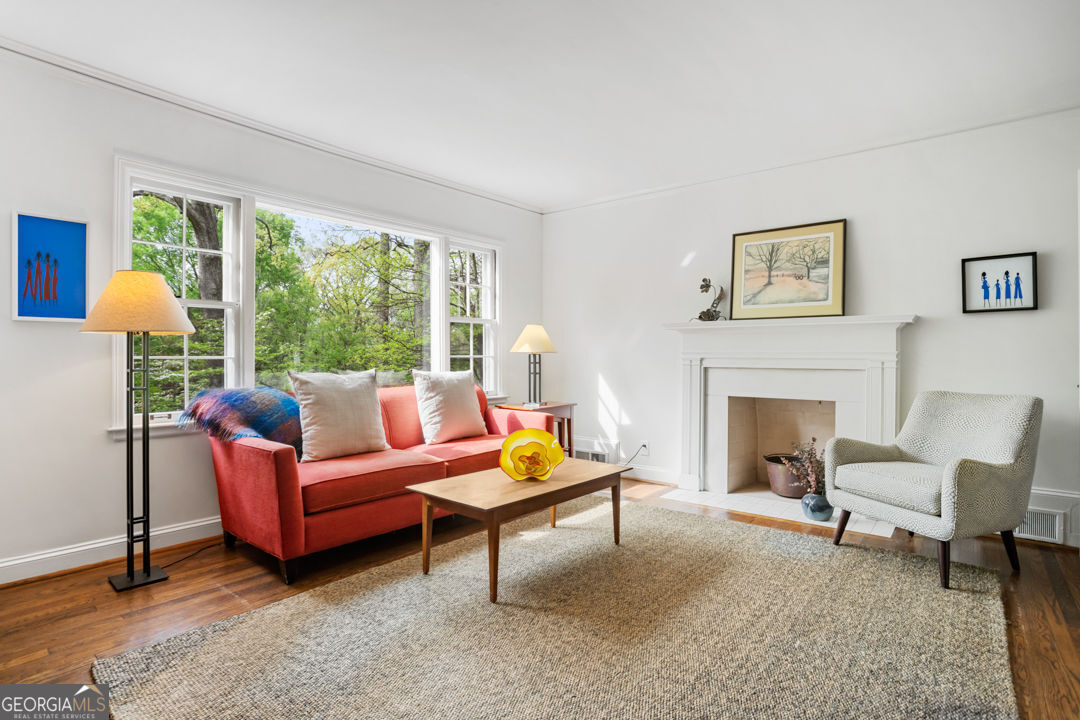 1701 E Clifton RD NE