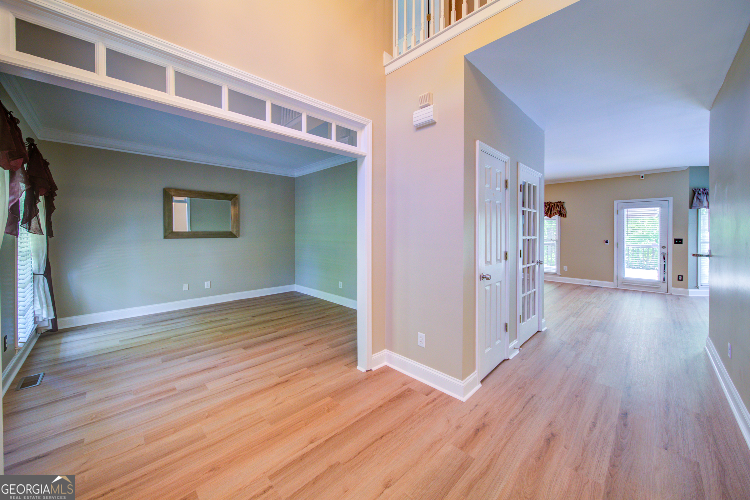 523 Holland RD