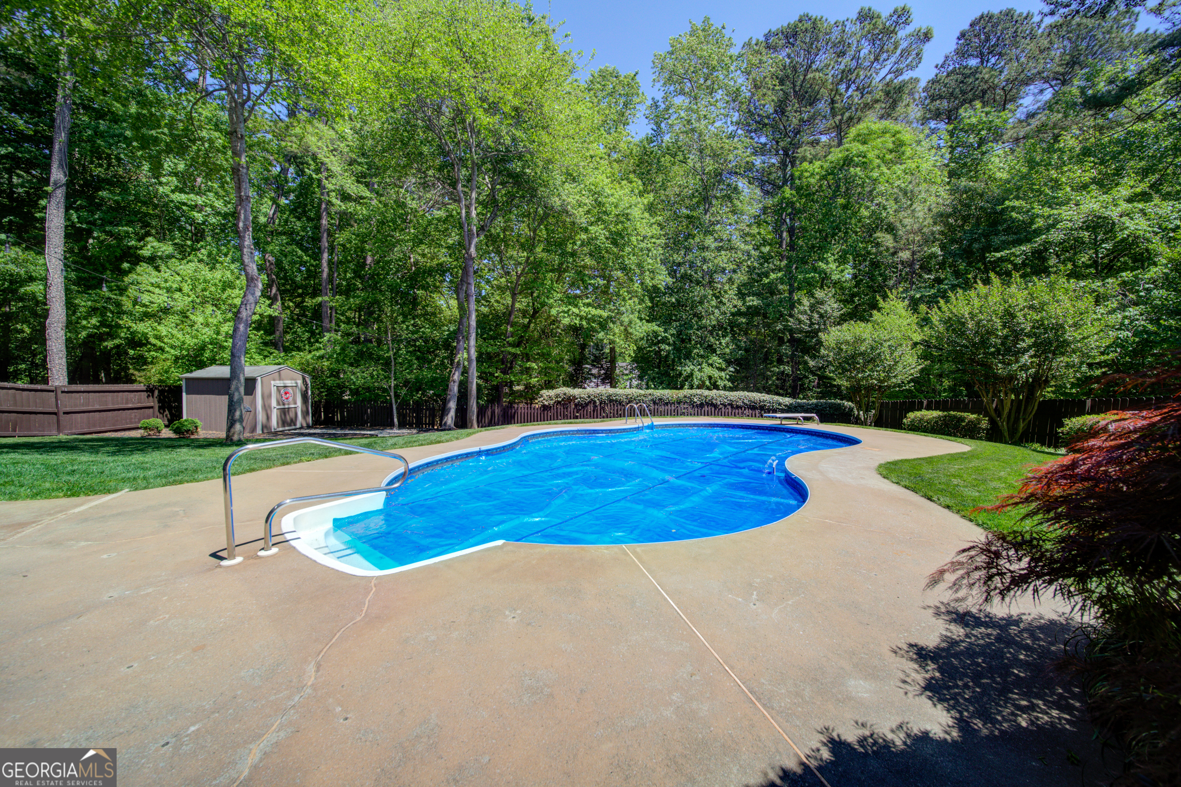 523 Holland RD