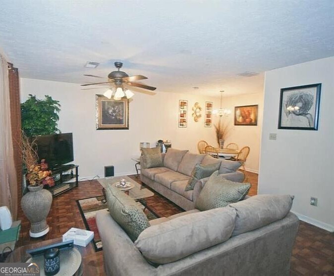 5472 Bishops CIR