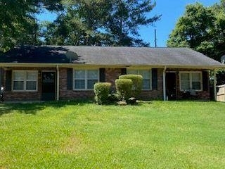 TENANT OCCUPIED! DO NOT DISTURB TENANTS! Great investment property located within walking distance to Old Town Conyers. This duplex has been well maintained! It features 2 bedrooms, 2 baths on each side with spacious living rooms and separate backyard areas. Property is cash flowing with tenants occupying both units. Close to entertainment, dining, parks and I-20. Add this one to your portfolio today!