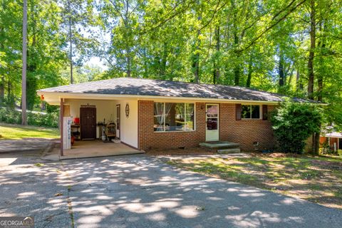 A home in Toccoa