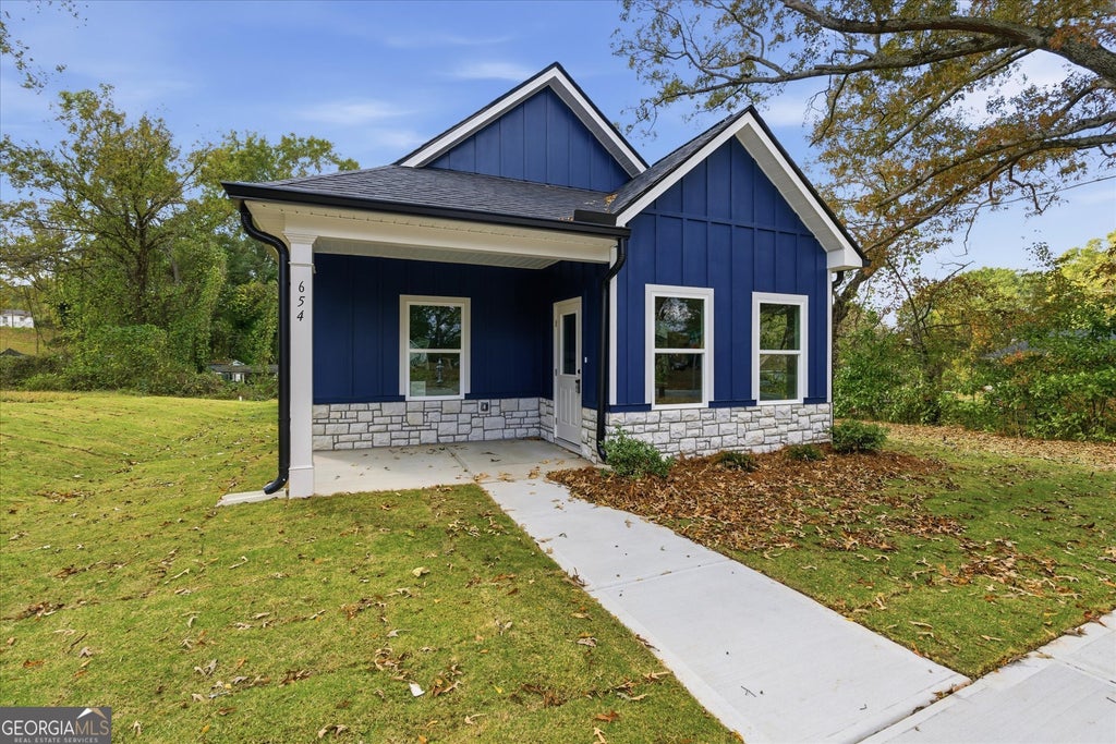 Photo of 654 King Street, Carrollton, GA 30117 (MLS # 10868724)