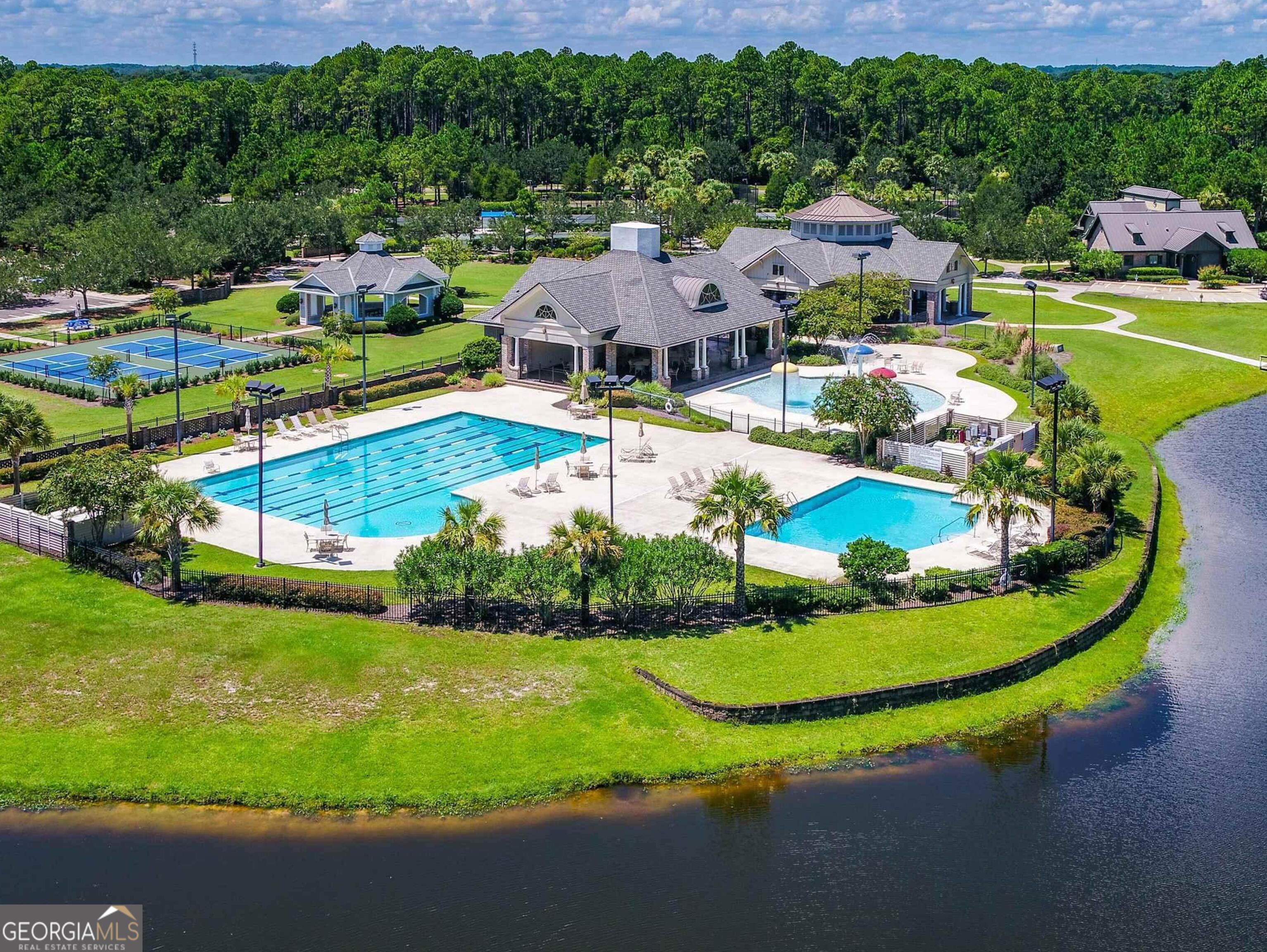 301 Galley LN