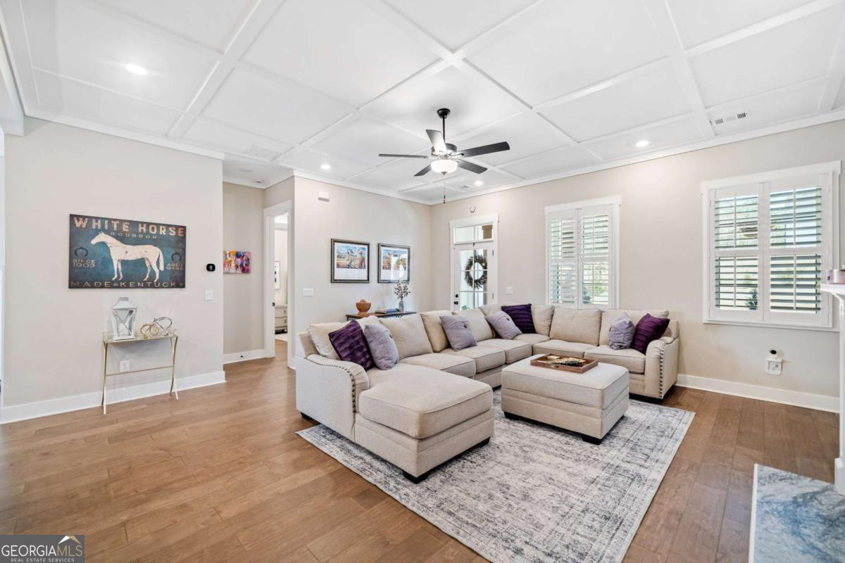 352 London RD