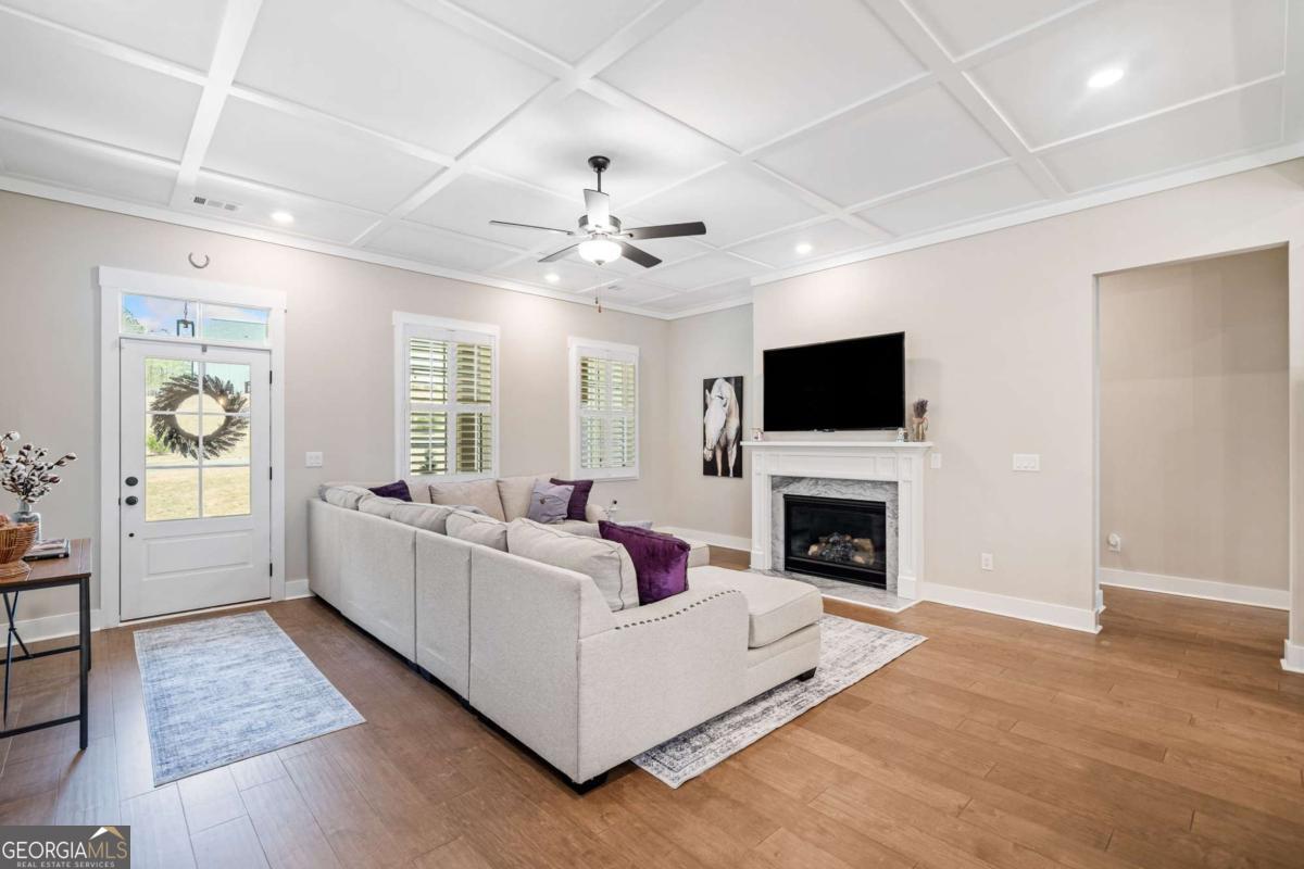 352 London RD