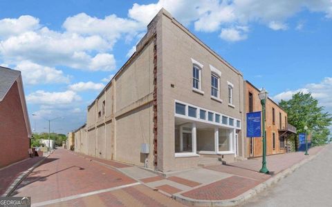 111 N Sage ST Toccoa GA 30577