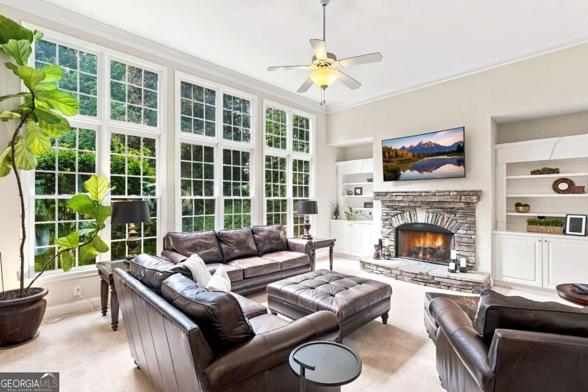 3014 Woodbridge LN