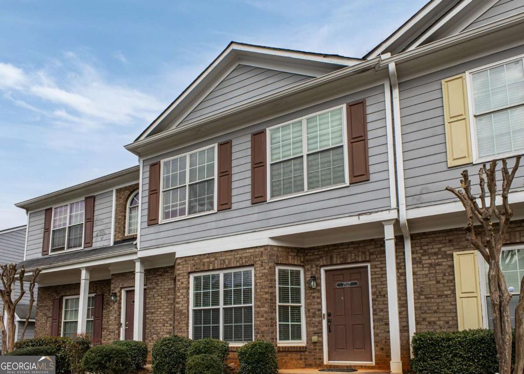 Photo of 2527 Walden Lake Drive, Decatur, GA 30035 (MLS # 10738978)