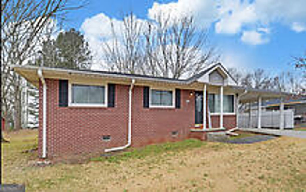 Photo of 926 Skyline Drive, Toccoa, GA 30577 (MLS # 10696365)