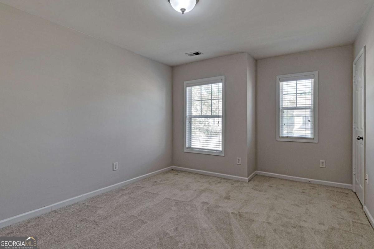 STONEHAVEN POINTE - Residential