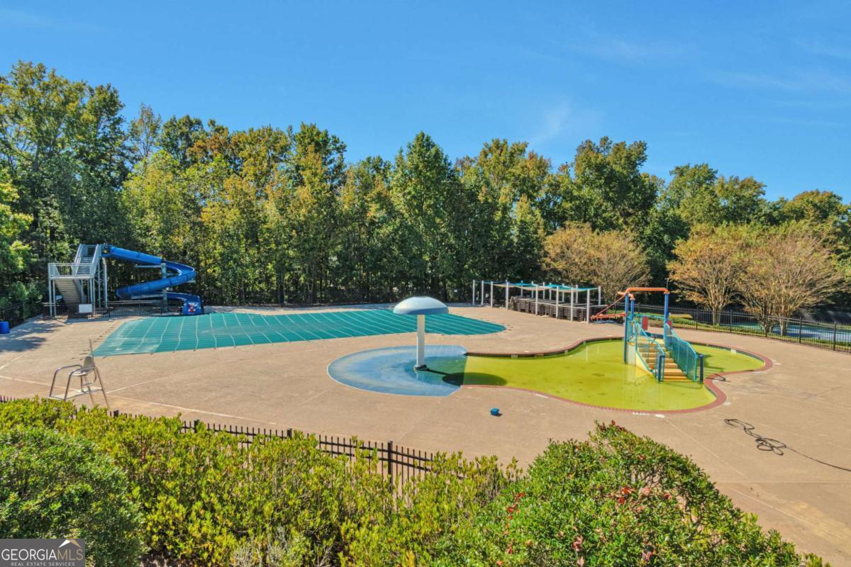 STONEHAVEN POINTE - Residential