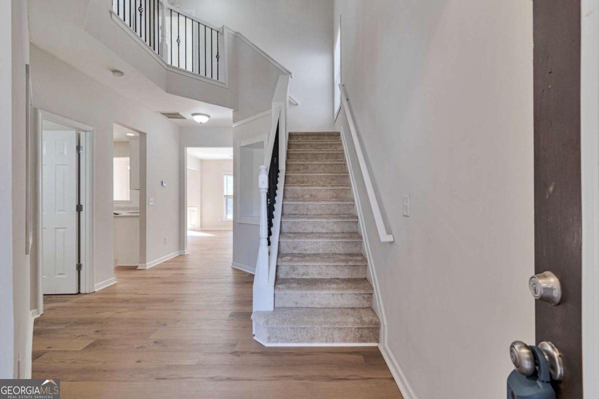 STONEHAVEN POINTE - Residential