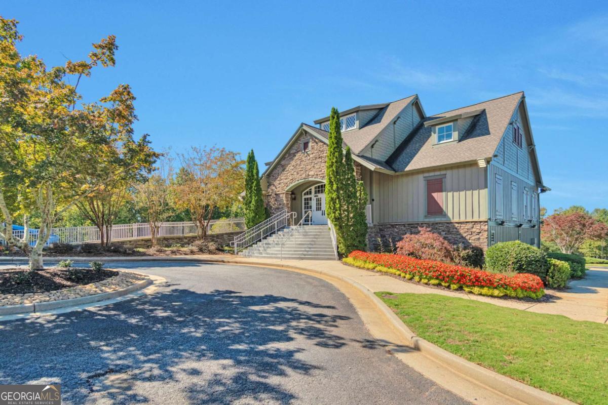 STONEHAVEN POINTE - Residential