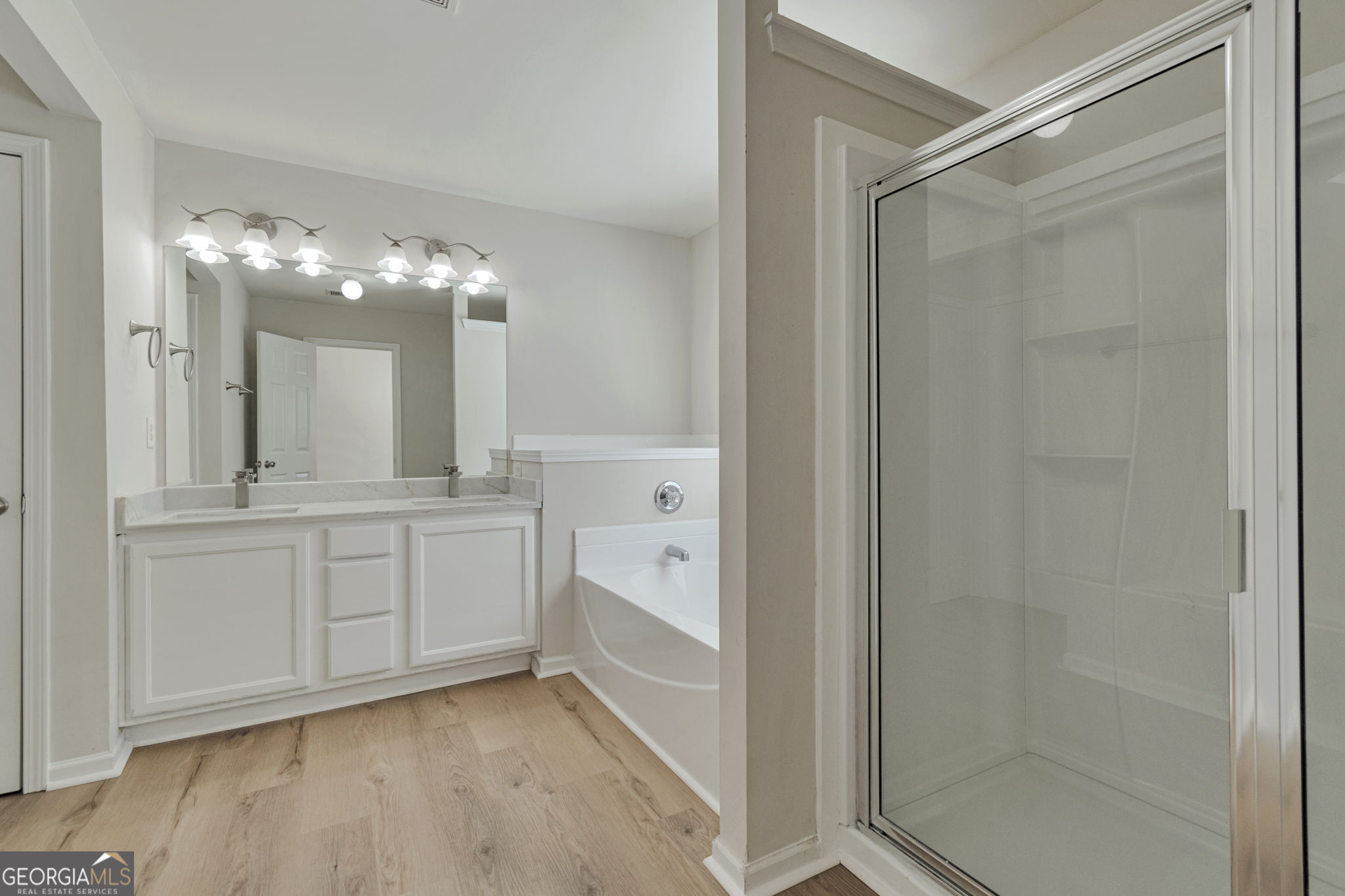 STONEHAVEN POINTE - Residential
