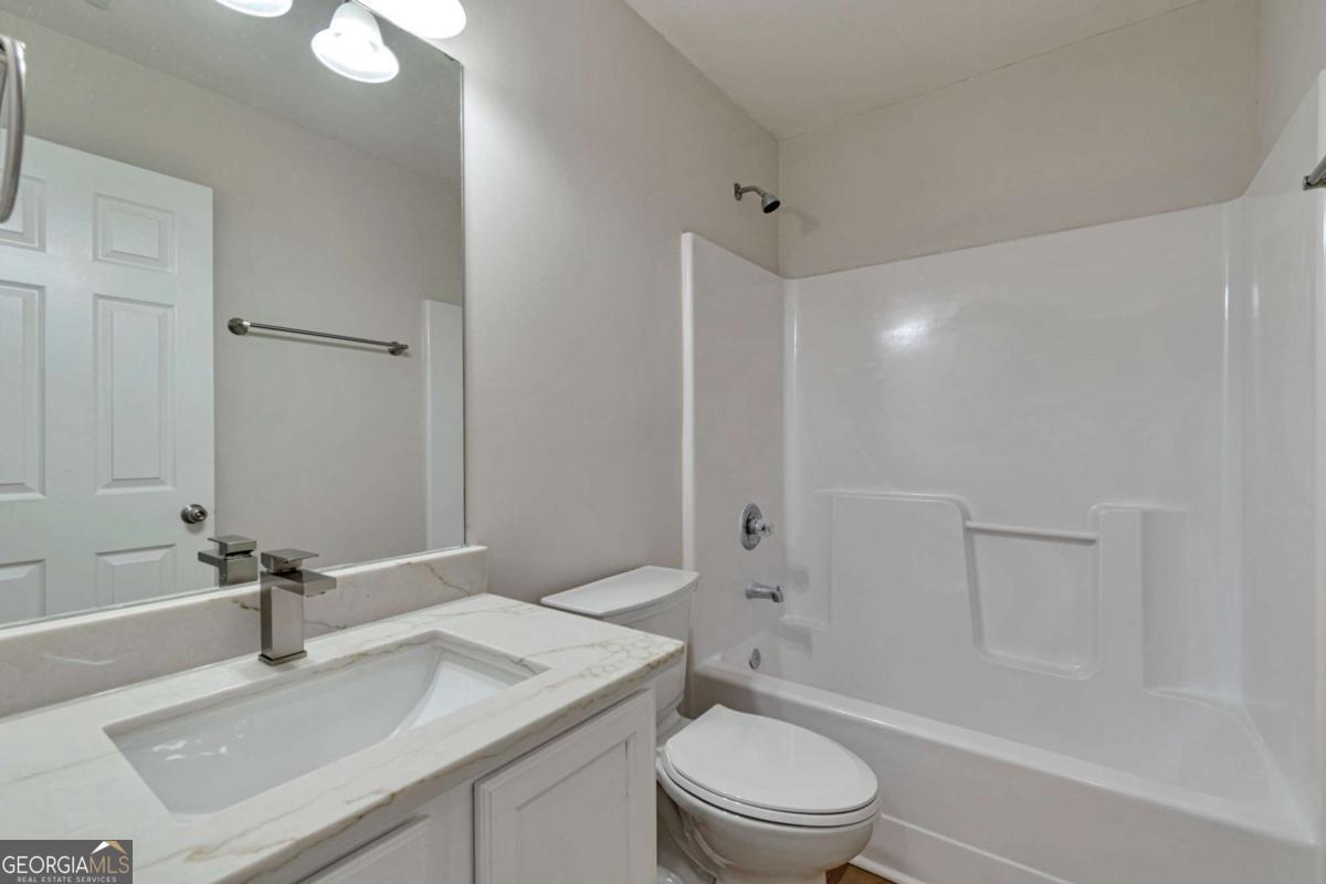 STONEHAVEN POINTE - Residential