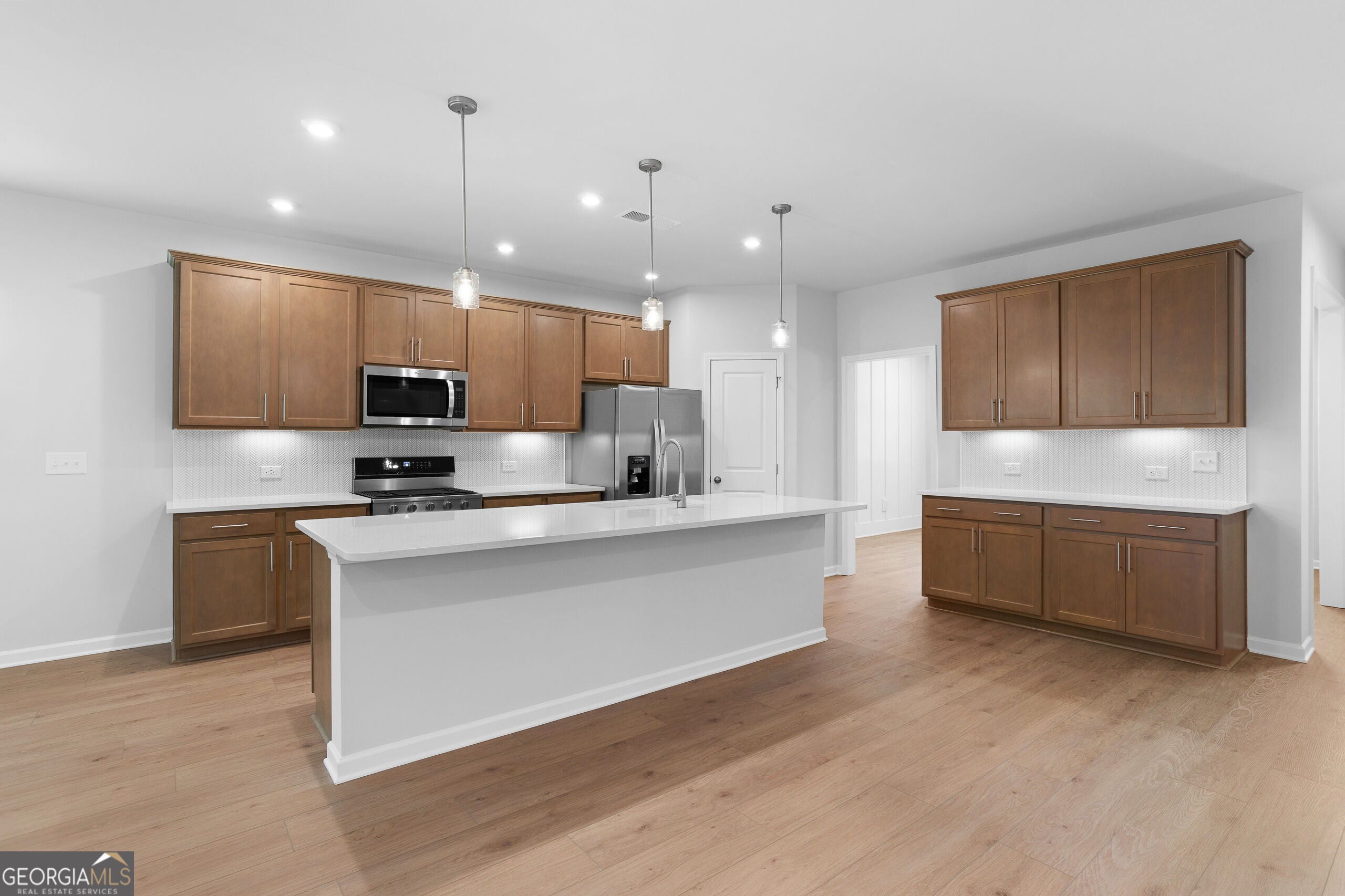 632 Topsail DR