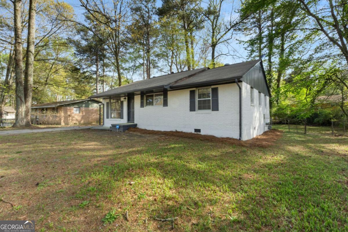 7323 Howard PL
